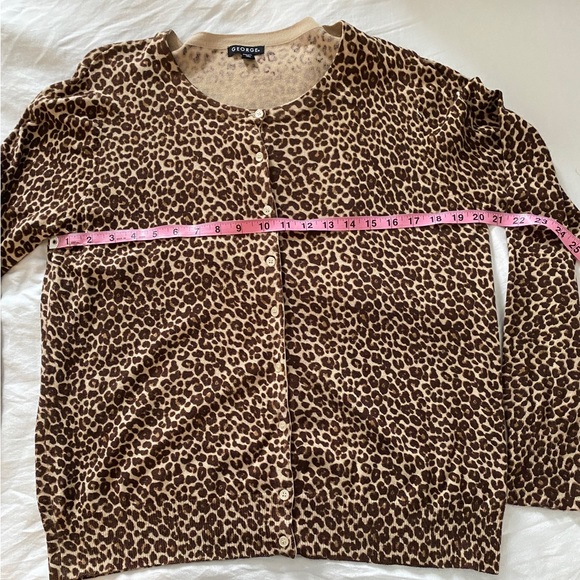 George XXLG Leopard cardigan/sweater. Rayon/Nylon blend. Great condition. - Picture 9 of 13